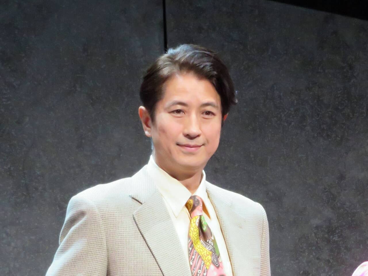 産経ビジュアル,谷原章介